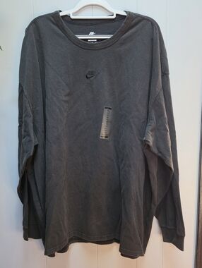 Nike Long-Sleeve Crewneck Tee